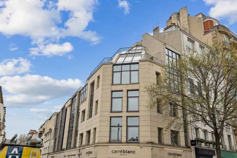 Office in Neuilly-sur-Seine for lease - Building Photo - Image 1 of 6