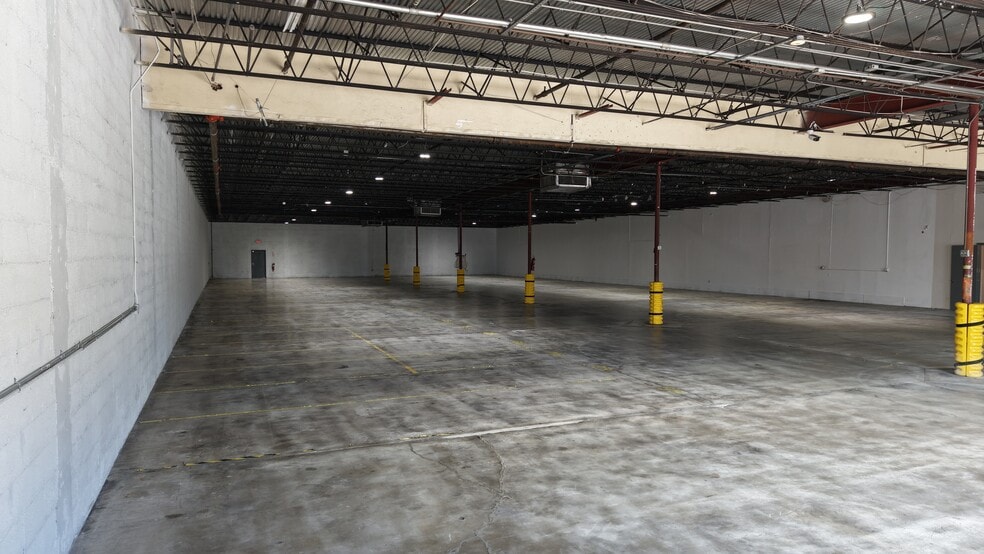 8007-8115 NW 74th Ave, Miami, FL for lease - Building Photo - Image 3 of 61