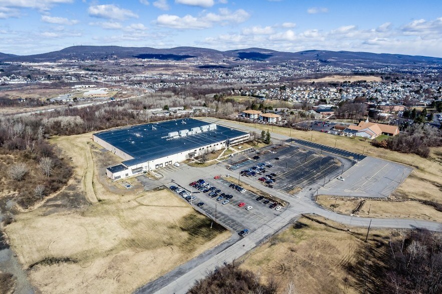 1205 O'Neill Hwy, Dunmore, PA for sale - Building Photo - Image 1 of 1