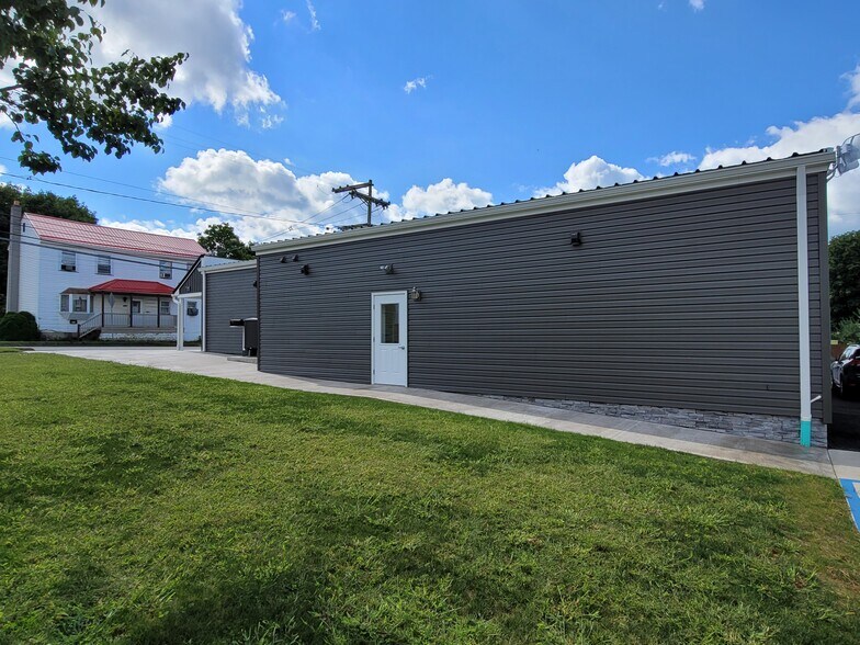 214 S Market St, Martinsburg, PA 16662