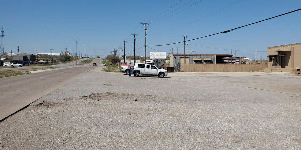 1907 Sheppard Access Rd, Wichita Falls, TX for lease - Building Photo - Image 2 of 25