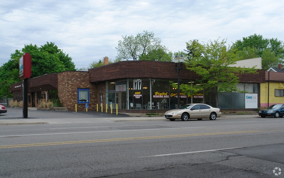 1717 E Michigan Ave, Lansing, MI for sale - Primary Photo - Image 1 of 3