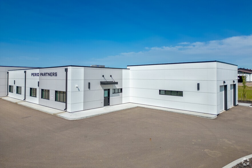 36 Mckenzie Cres, Red Deer County, AB for lease - Building Photo - Image 2 of 7