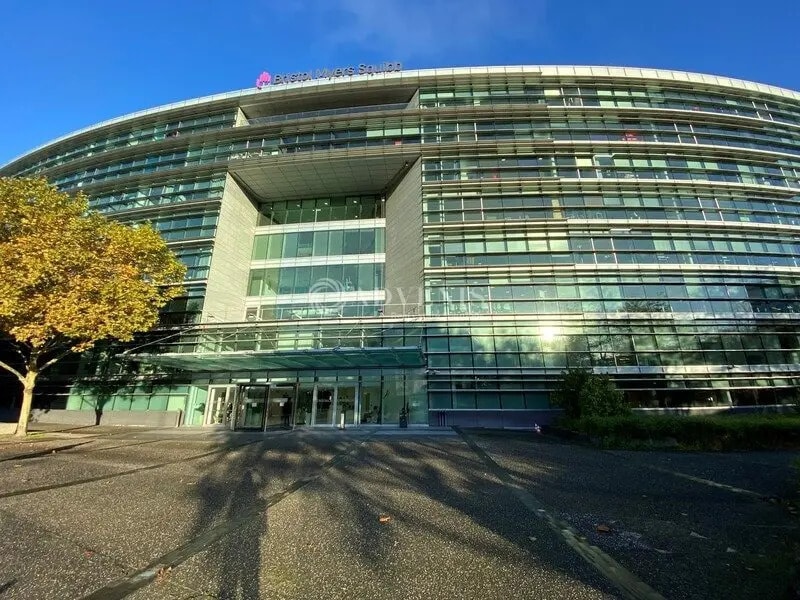 Office in Rueil-Malmaison for lease Building Photo- Image 1 of 11