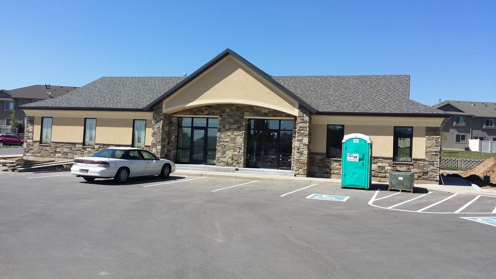 1826 E 3100 N, Layton, UT for lease - Primary Photo - Image 3 of 28