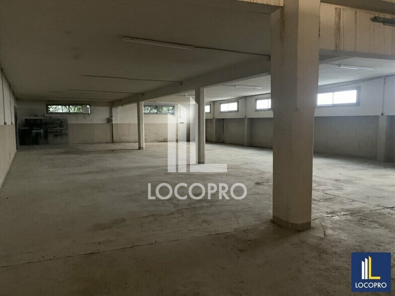 Flex in Nice for lease - Interior Photo - Image 2 of 7
