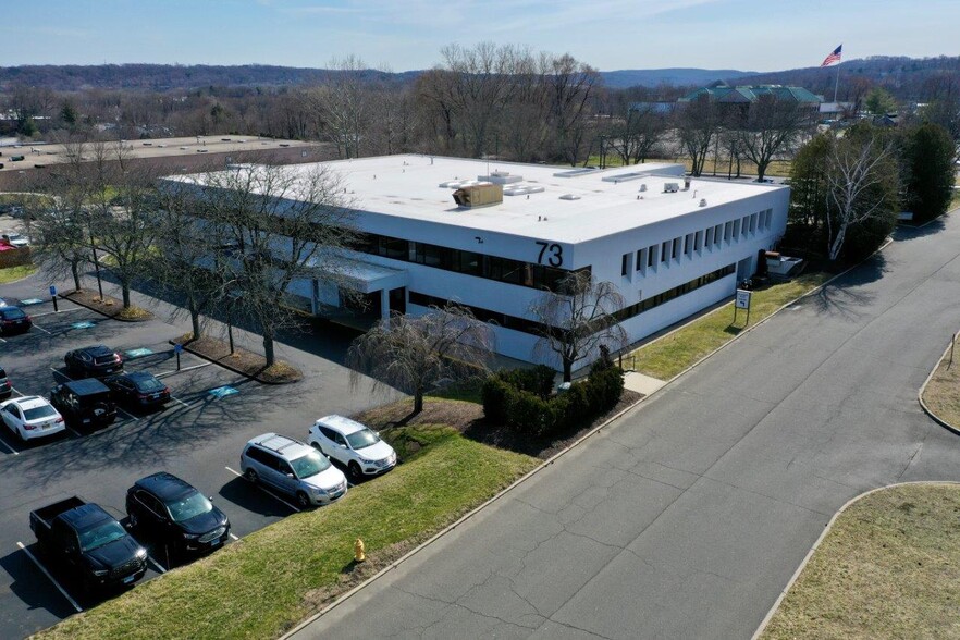 73 Sand Pit Rd, Danbury, CT for lease - Building Photo - Image 1 of 7