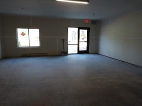 252 Marie Ave E, West Saint Paul, MN for lease Interior Photo- Image 1 of 6