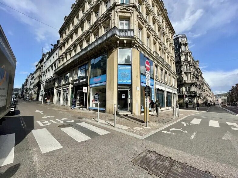 Retail in Rouen for lease - Building Photo - Image 1 of 10
