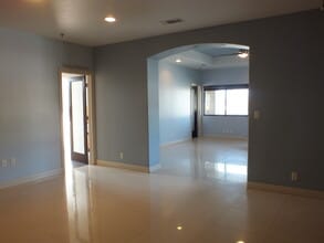800 Torrance Blvd, Redondo Beach, CA for lease Interior Photo- Image 2 of 10