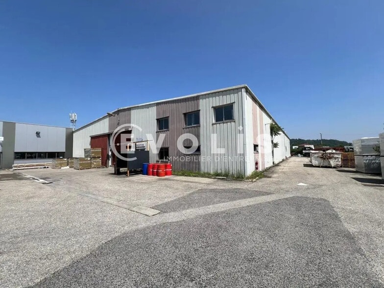 Flex in Brignais for lease - Building Photo - Image 2 of 13