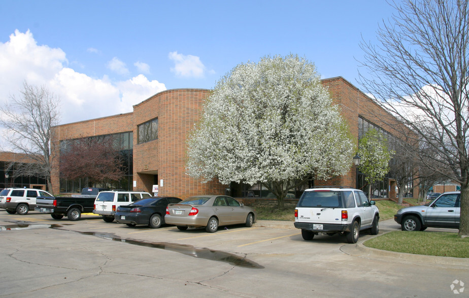 3240 W Britton Rd, Oklahoma City, OK for lease - Building Photo - Image 3 of 6