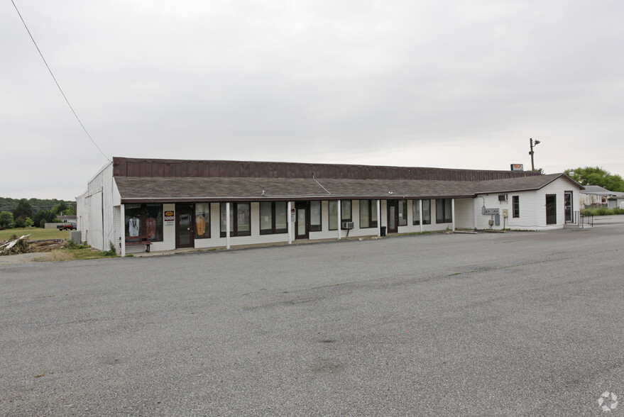 9989 S Dupont Hwy, Felton, DE for lease - Building Photo - Image 2 of 4