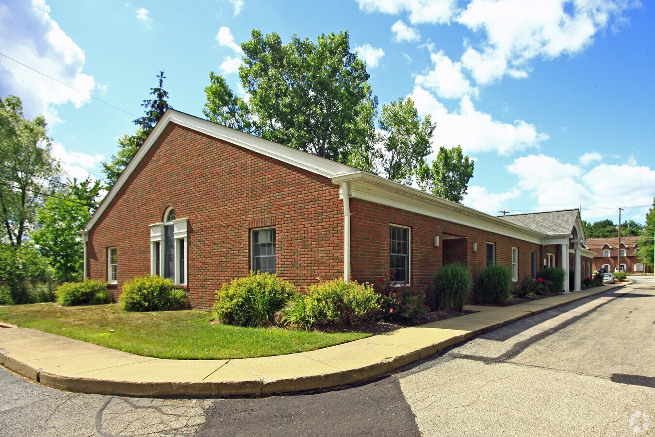 29010 Chardon Rd, Willoughby Hills, OH 44092