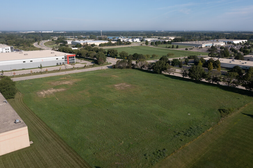 SEC 86th Avenue & Lakeview Pky, Pleasant Prairie, WI for sale - Construction Photo - Image 3 of 4