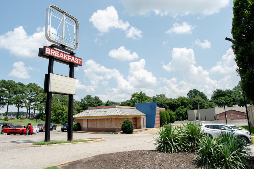 3344 Austin Peay Hwy, Memphis, TN for sale - Primary Photo - Image 1 of 1