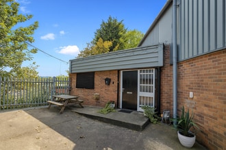 Hayseech Rd, Halesowen for lease Interior Photo- Image 2 of 8