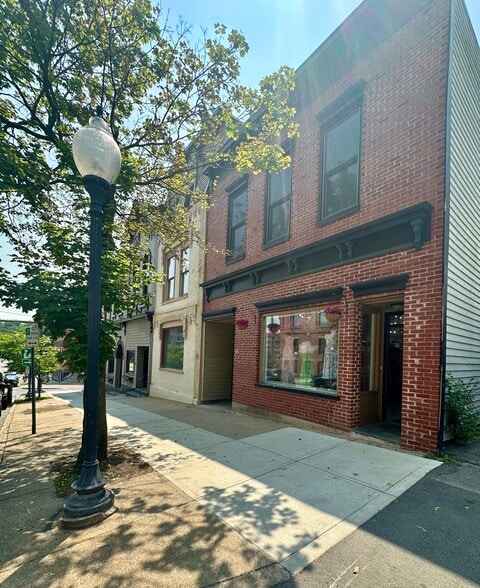 12 Lake Ave, Saratoga Springs, NY for lease - Building Photo - Image 2 of 2