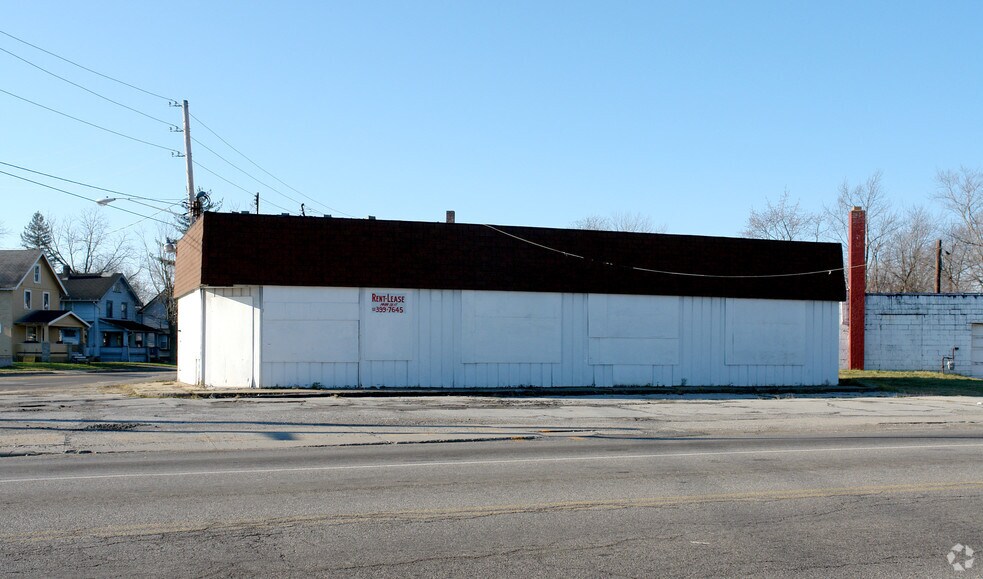 1021 NW Parkman Rd, Warren, OH 44485