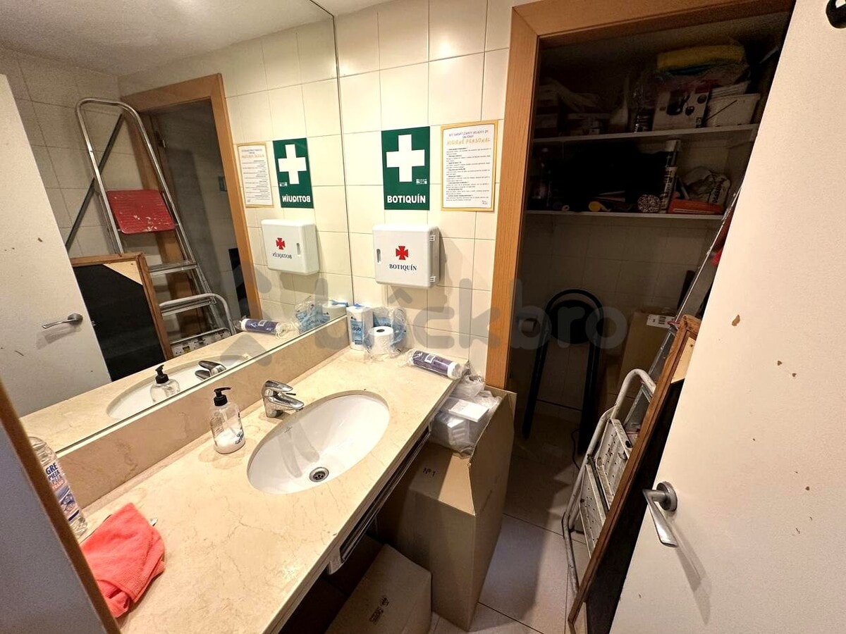 Barcelona, BAR 08018 -  -  - Interior Photo - Image 1 of 3