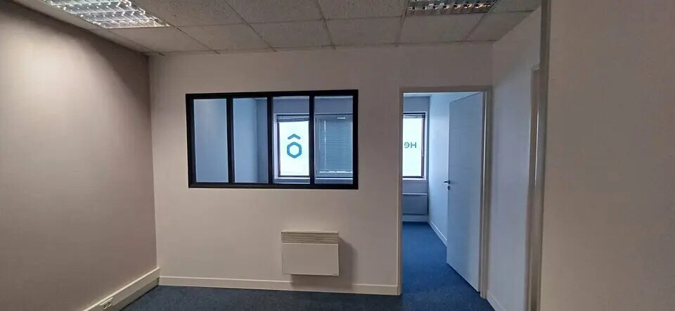Office in Épron for lease - Interior Photo - Image 3 of 7