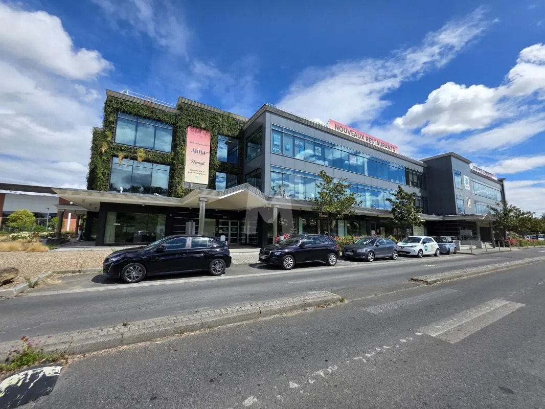 Office in Fleury-Mérogis for lease Building Photo- Image 1 of 10