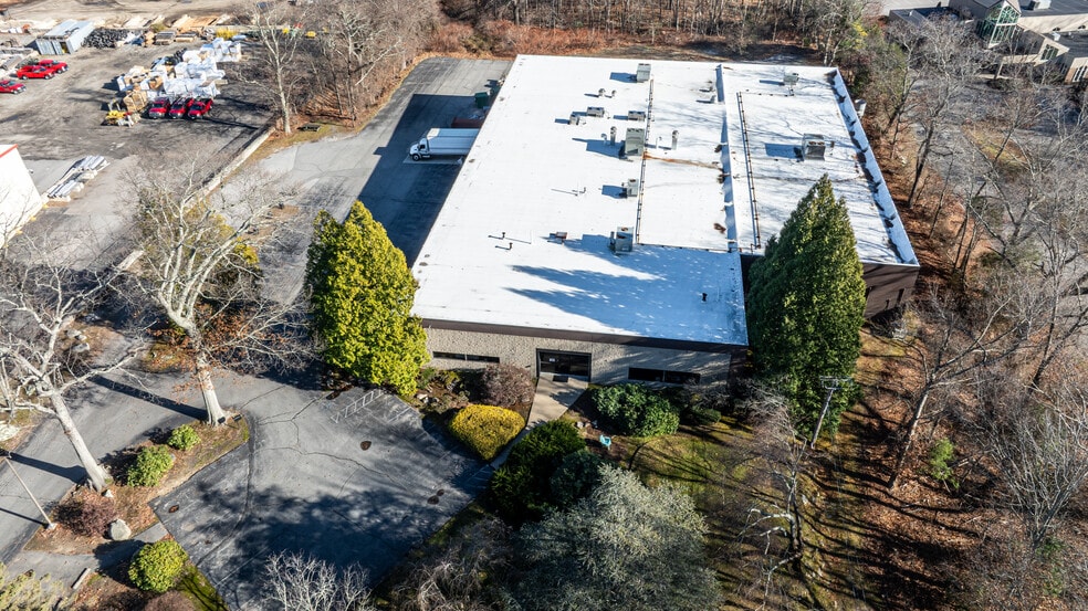 1538 S County Trl, East Greenwich, RI for lease - Building Photo - Image 1 of 8