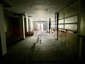 Retail in Vilanova i la Geltrú, Barcelona for lease Interior Photo- Image 2 of 5