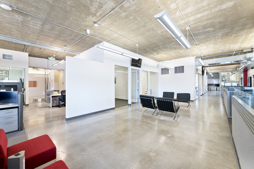 11388-11390 W Olympic Blvd, Los Angeles, CA for lease - Interior Photo - Image 3 of 9