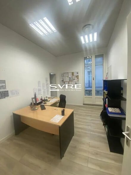 Office in Marseille for lease - Interior Photo - Image 3 of 12