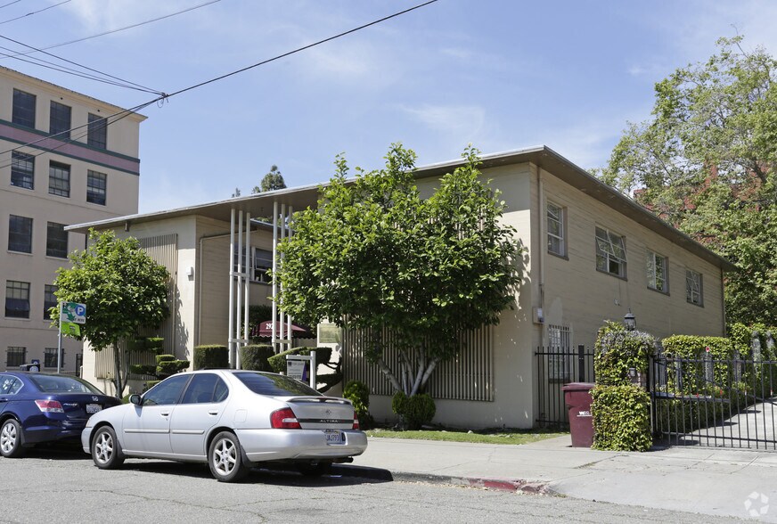 2929 Summit St, Oakland, CA for lease - Primary Photo - Image 1 of 38