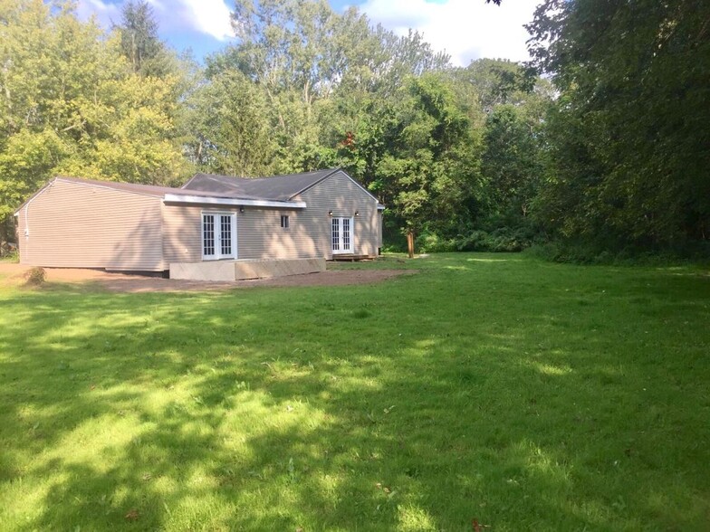 9541 Horseshoe Island Rd, Clay, NY for sale - Building Photo - Image 2 of 28