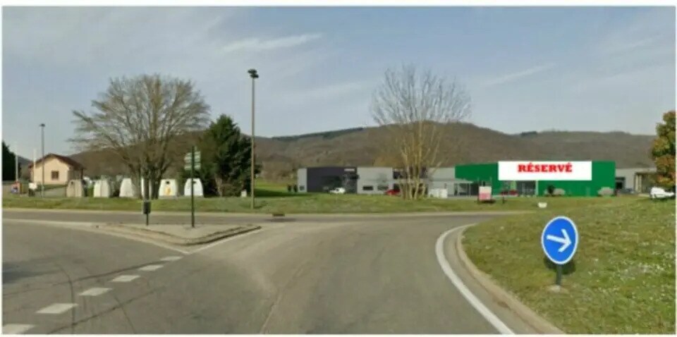 Office in Apprieu for lease - Building Photo - Image 2 of 8