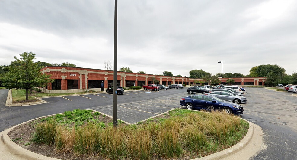 2230 Point Blvd, Elgin, IL for lease - Building Photo - Image 1 of 13