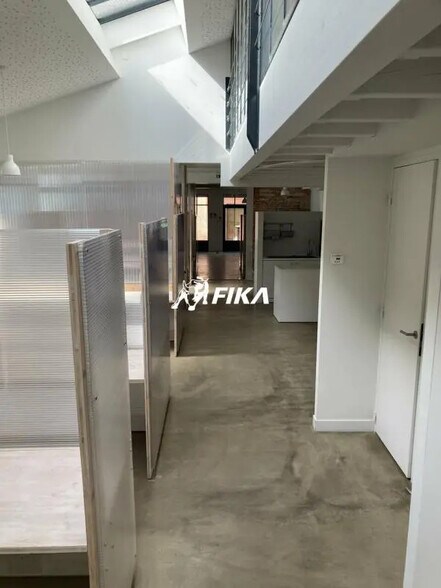 Office in Toulouse for lease - Interior Photo - Image 2 of 8