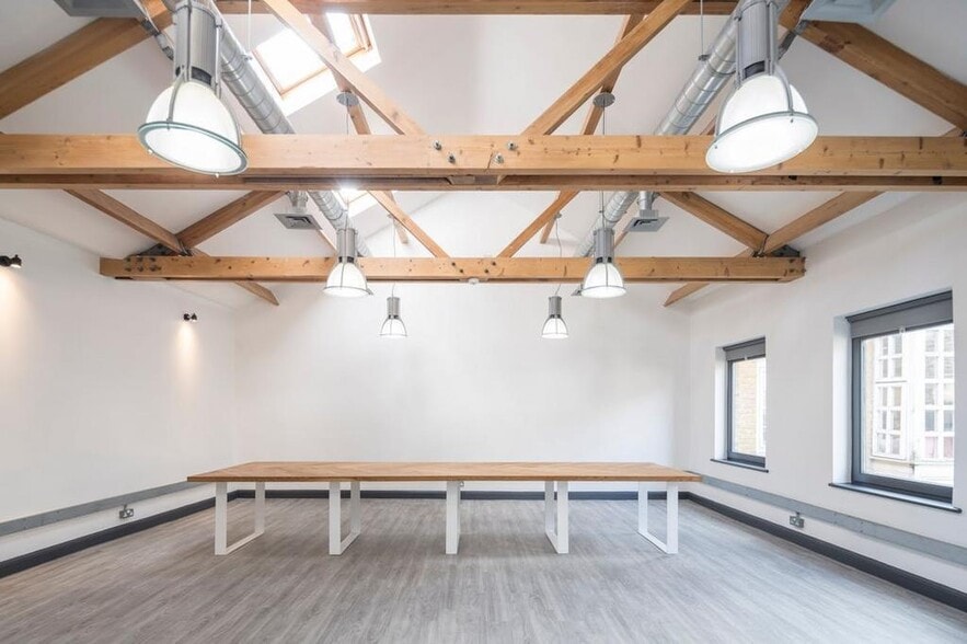 1-3A Chapel Pl, London for lease - Interior Photo - Image 2 of 40