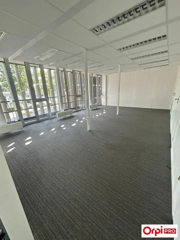Location Bureaux 37 m² - Photo 1