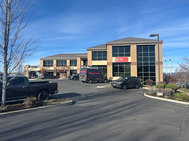 233 SW Wilson Ave, Bend, OR for lease - Building Photo - Image 1 of 4