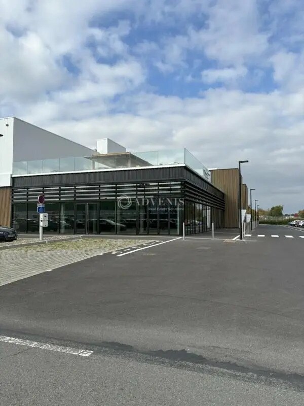 Retail in Mulsanne for lease Building Photo- Image 1 of 4