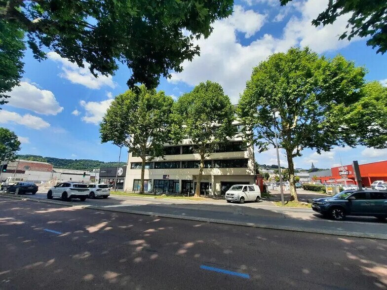 Office in Rouen for lease - Building Photo - Image 1 of 7