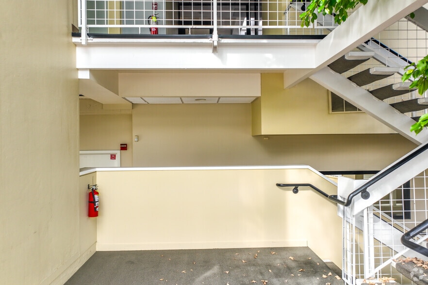 300 Grand Ave, Oakland, CA for sale - Building Photo - Image 3 of 9