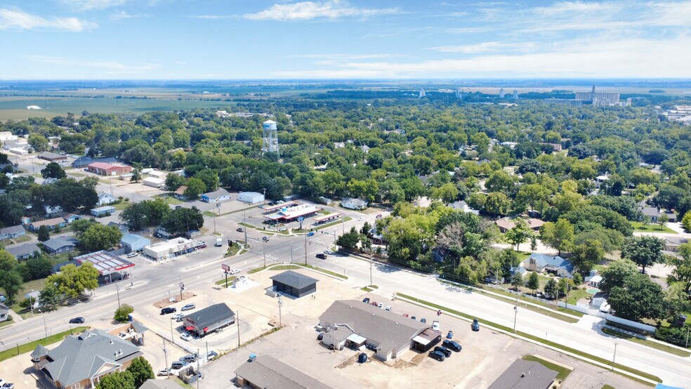 100 NW 14th St, Abilene, KS for sale - Building Photo - Image 1 of 1