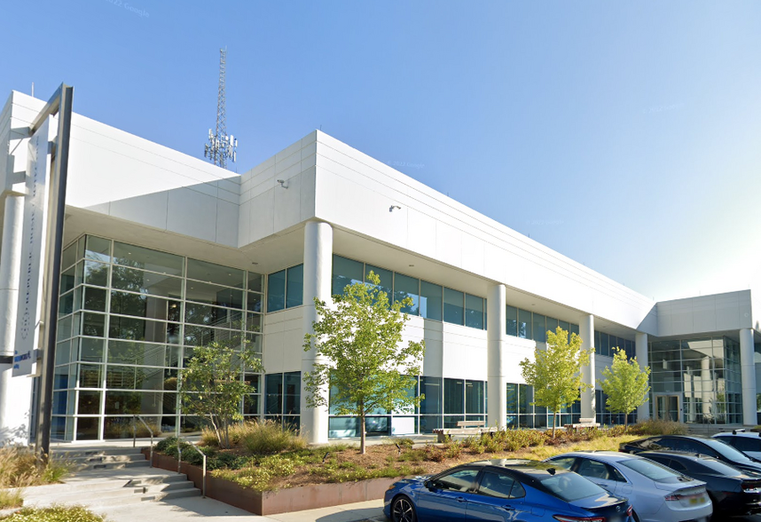 1000 Louis Rose Pl, Charlotte, NC for lease - Building Photo - Image 1 of 6