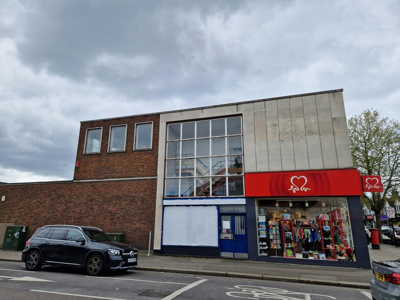 268-270 Chingford Mount Rd, London for lease - Building Photo - Image 2 of 8