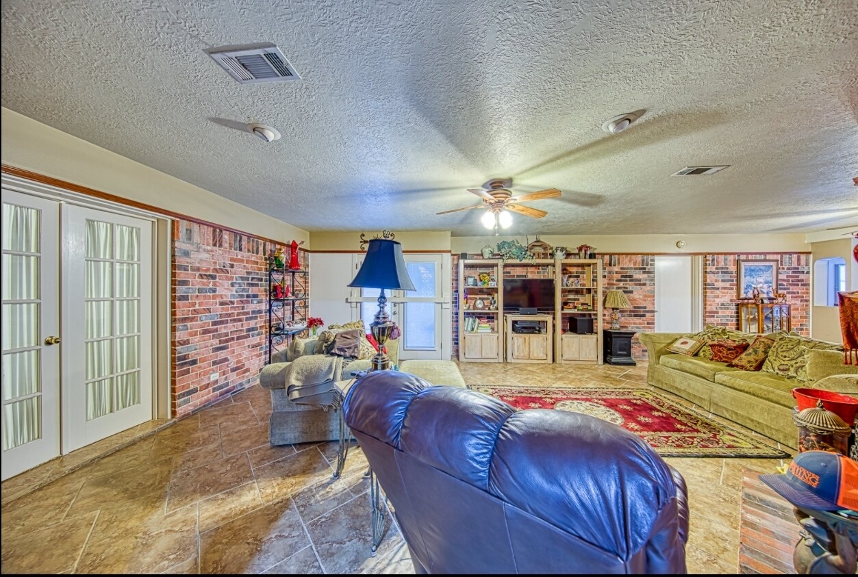 5519 Old Greenhouse Rd, Houston, TX 77084