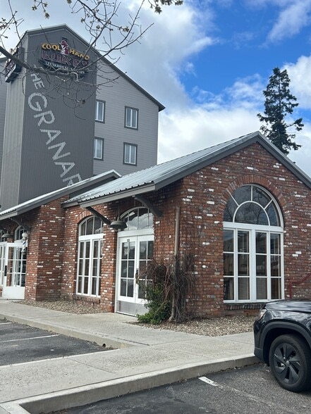 1111 Riverside Ave, Paso Robles, CA for lease - Building Photo - Image 3 of 7