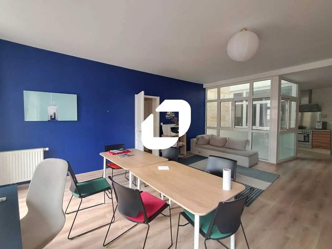 Office in Bordeaux for lease Interior Photo- Image 1 of 12