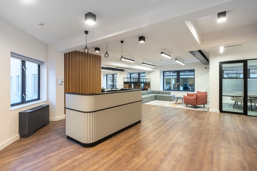 4-8 Maple St, London for lease - Interior Photo - Image 3 of 7