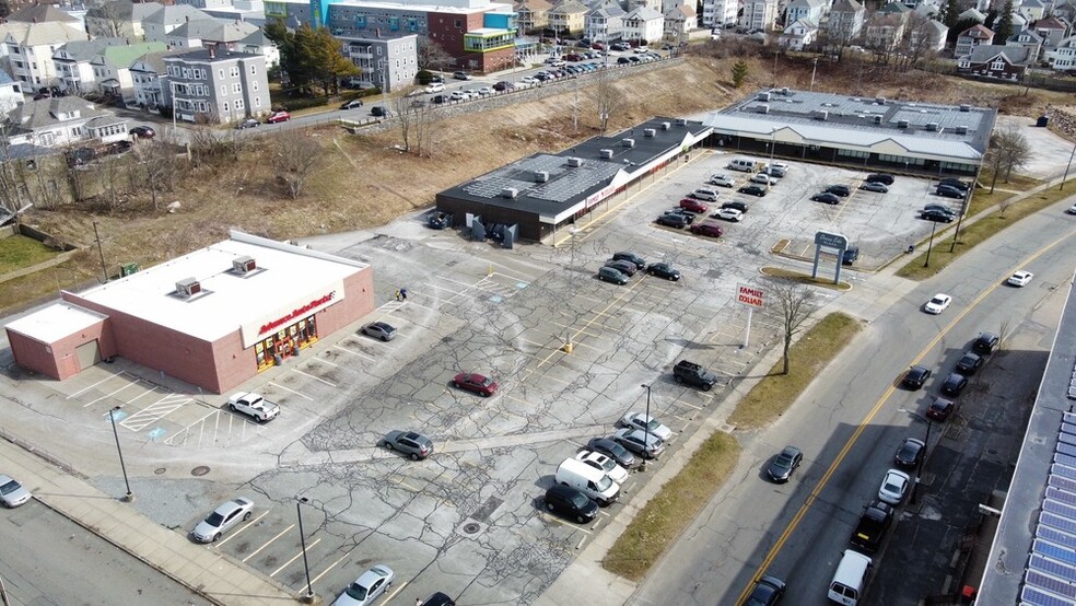 160-168 W Rodney French Blvd, New Bedford, MA for sale - Building Photo - Image 1 of 1