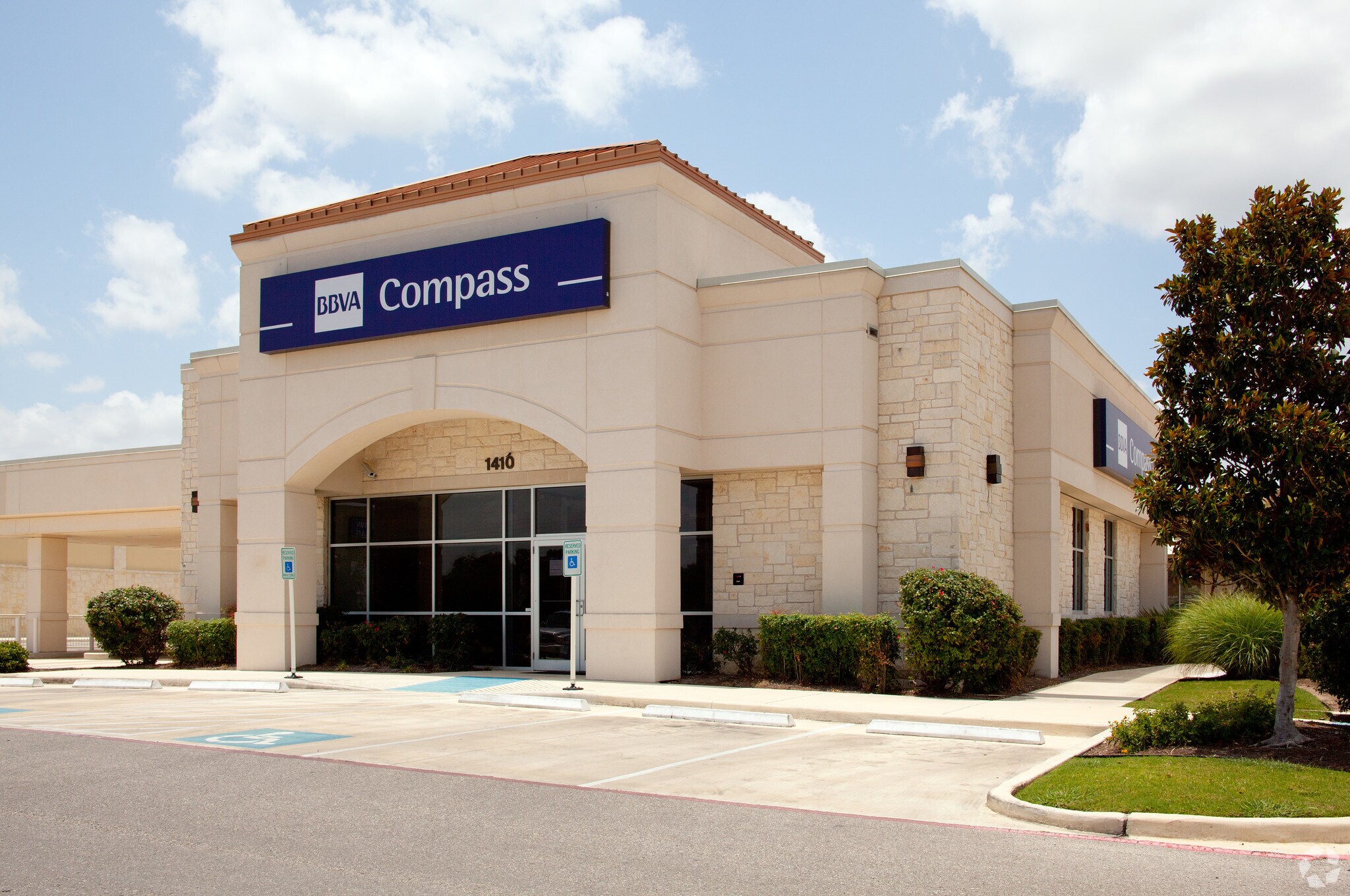 1410 S Main St, Boerne, TX for sale Primary Photo- Image 1 of 1